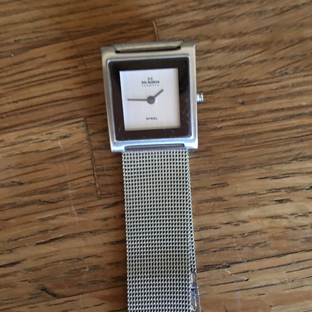 Watch - Picture 2 of 3